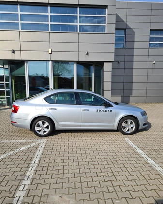 Skoda Octavia cena 43200 przebieg: 293000, rok produkcji 2019 z Gołdap małe 154